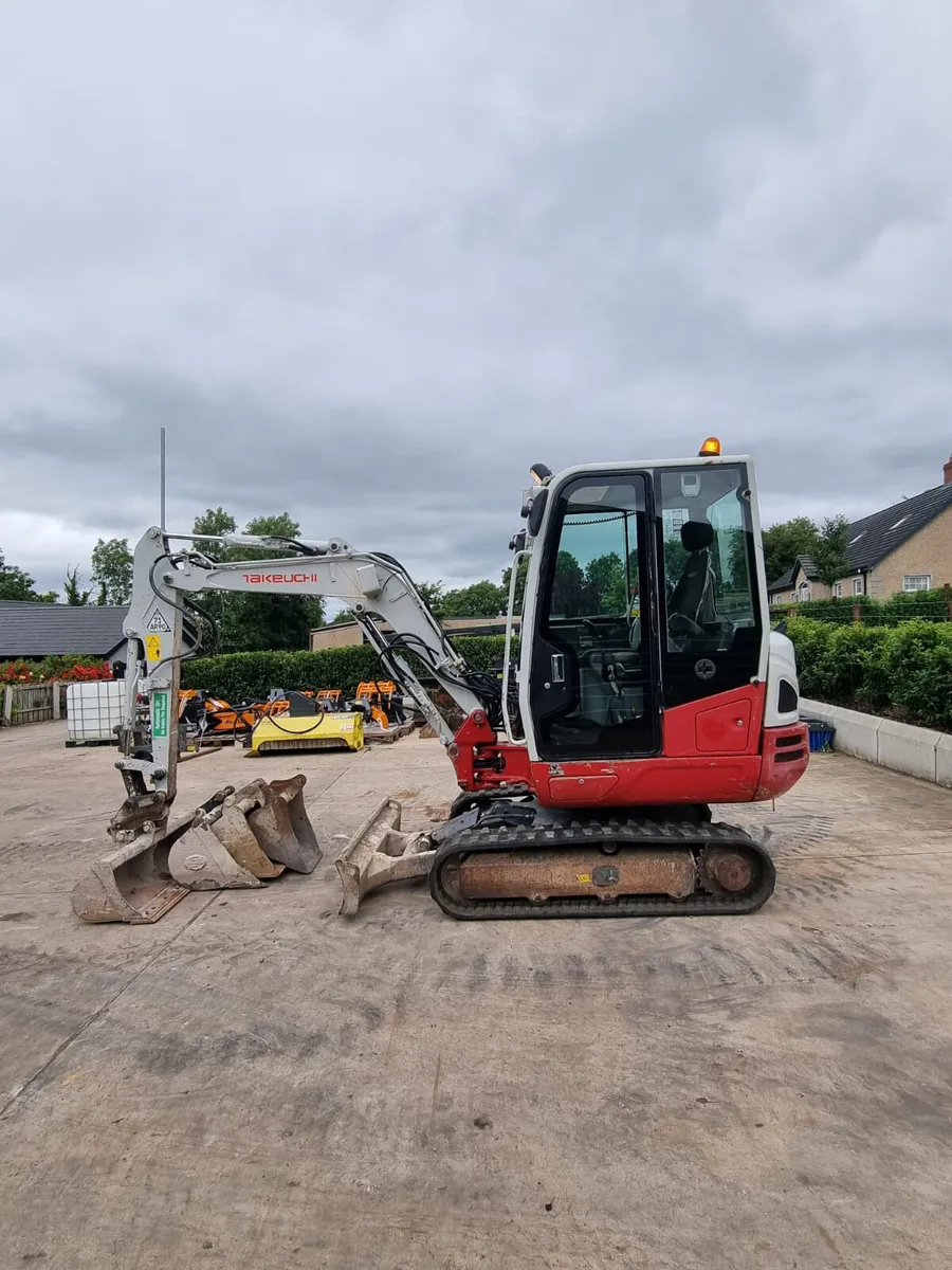 2018 TAKEUCHI TB230 - Image 4