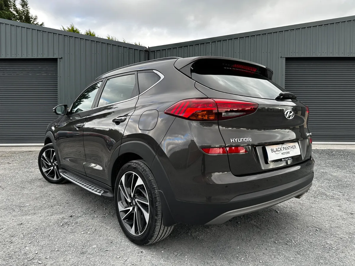 Hyundai Tucson 202’ PREMIUM LOW MILEAGE/SUNROOF - Image 3