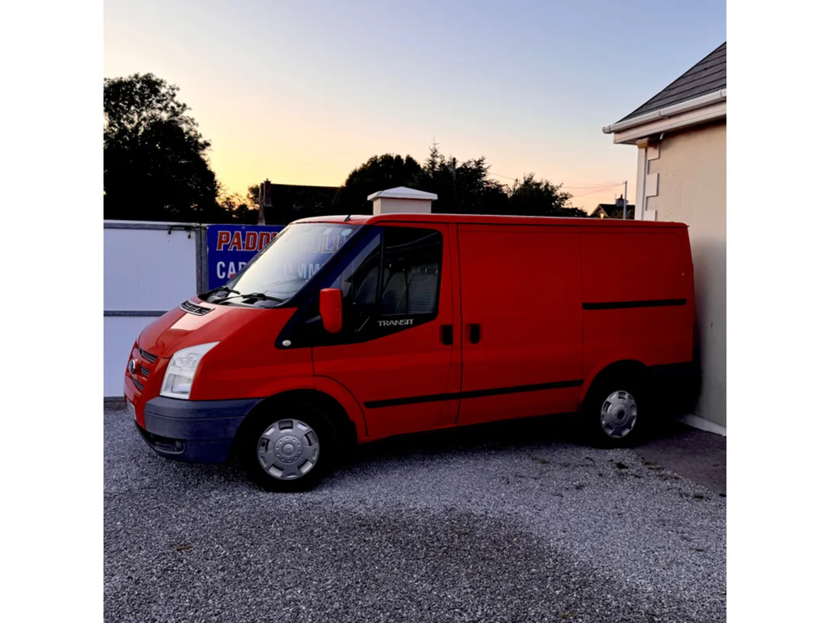 Ford Transit T260 125 FWD LIMITED EDITION - Image 3