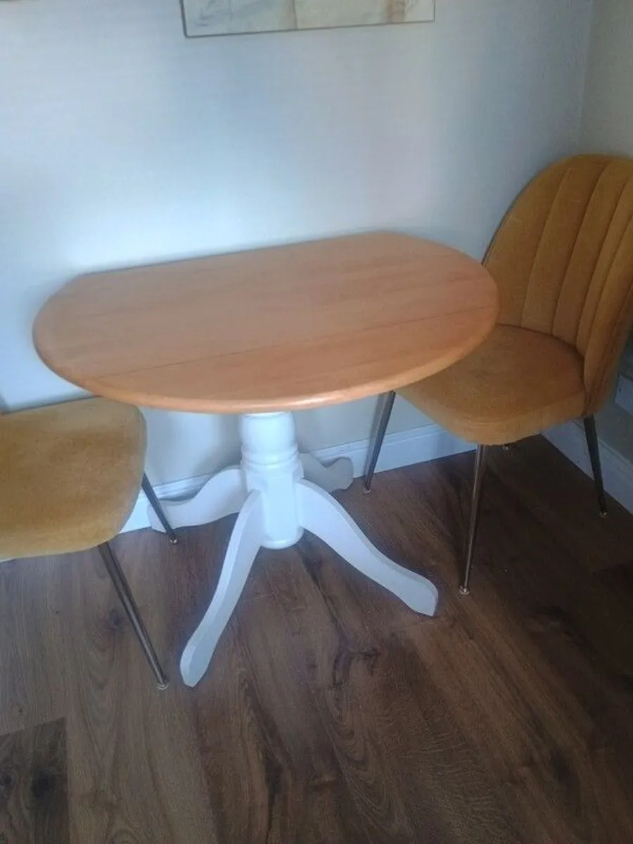 Dining table and chairs - Image 4
