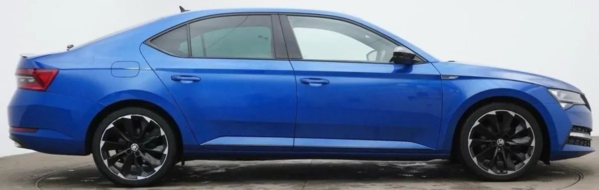 Skoda Superb 2.0 TDI Sportline Plus Hatchback 5dr - Image 3