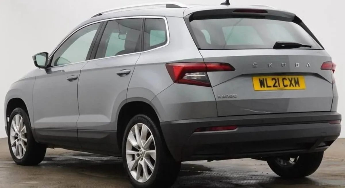 Skoda Karoq 2.0 TDI SE L SUV 5dr Diesel Manual - Image 2