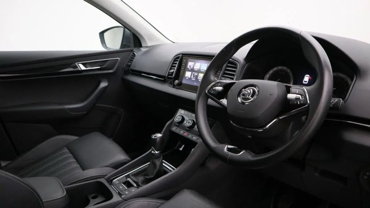 Skoda Karoq 2.0 TDI SE L SUV 5dr Diesel Manual - Image 4