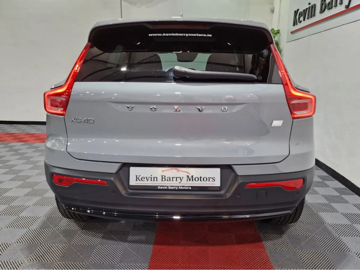 Volvo XC40 T5 Recharge Ultimate Dark (pan Roof) A - Image 3