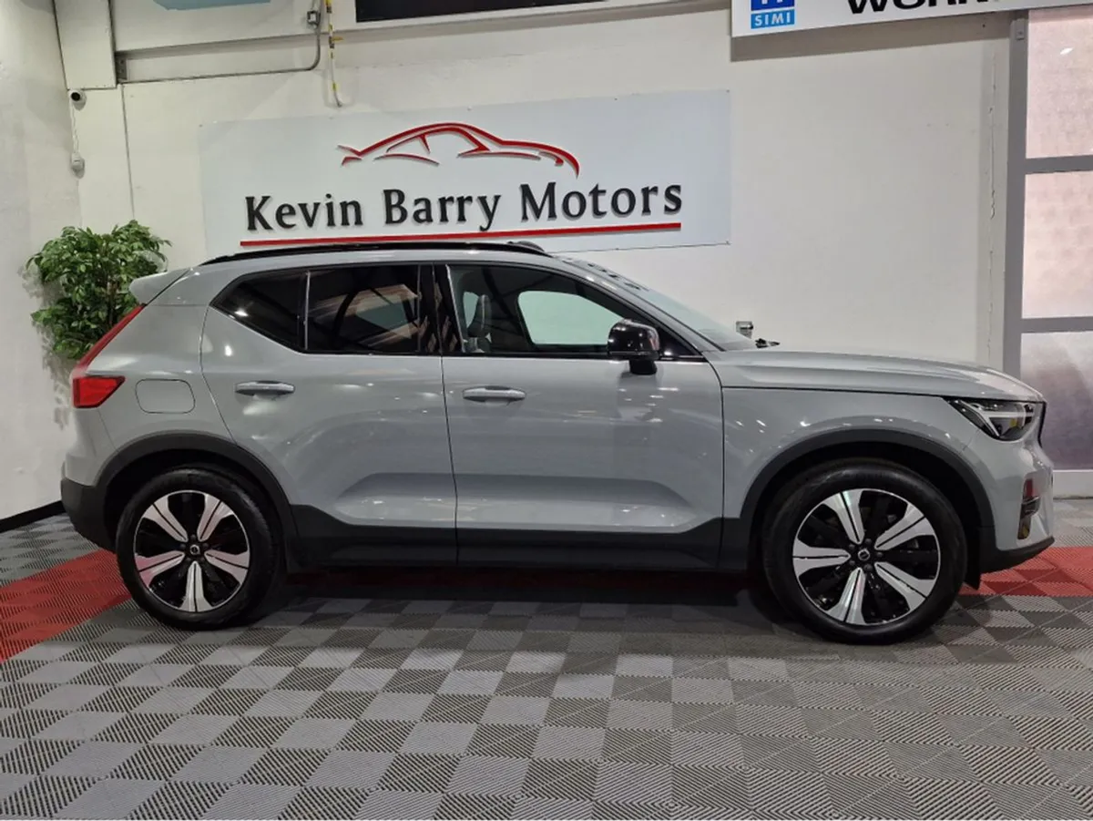 Volvo XC40 T5 Recharge Ultimate Dark (pan Roof) A - Image 4