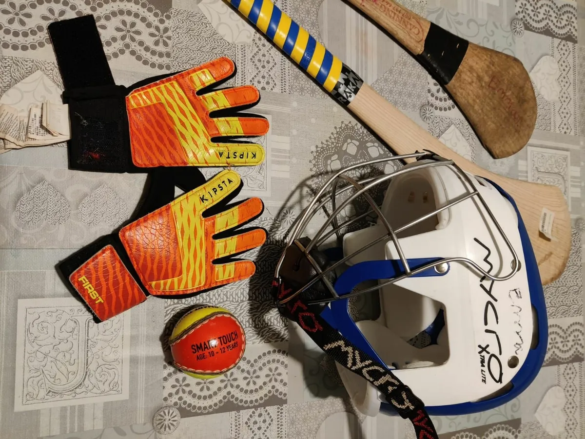 Hurl adult size and complete hurling gear for kid - Image 1