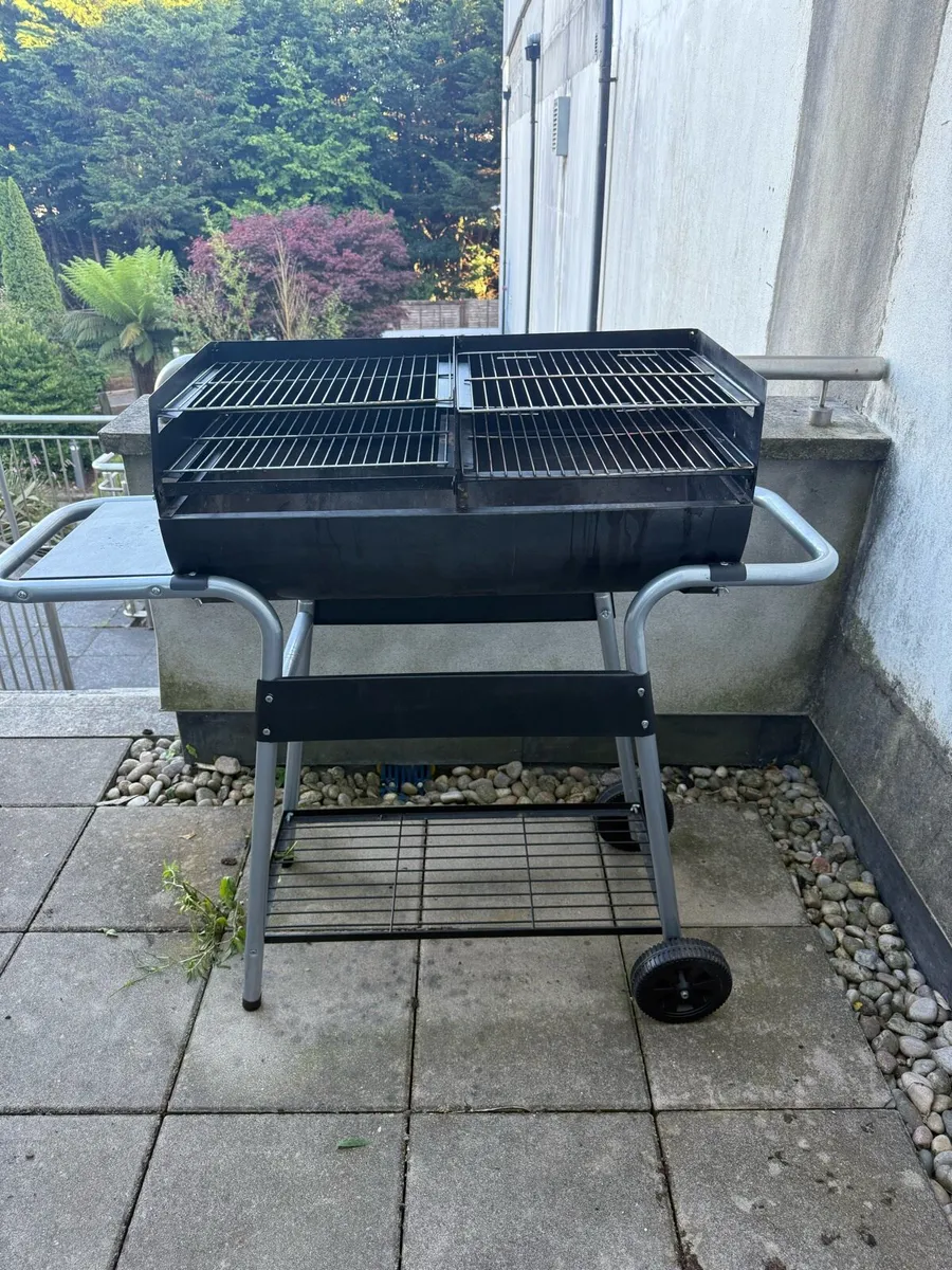 Barbecue BBQ Grill - Image 1
