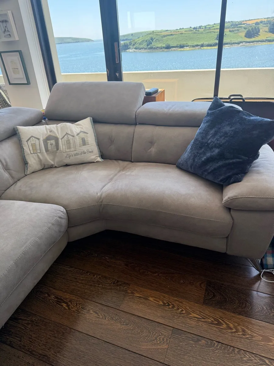 L shaped sofa - Image 2