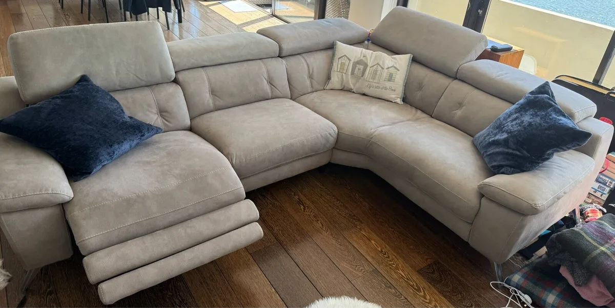 L shaped sofa - Image 3