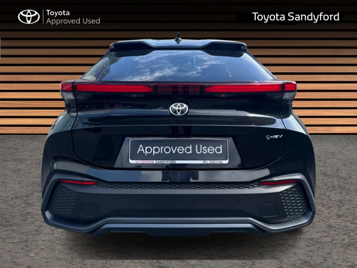 Toyota C-HR NEW MODEL HYBRID SPORT // HEATED SEATS - Image 4