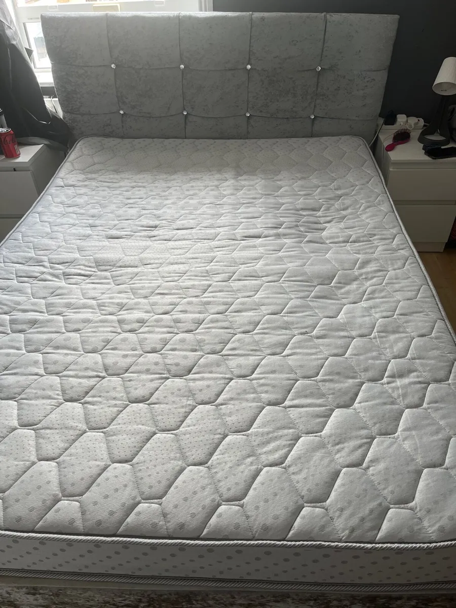 Divan King bed base and headboard - Image 2
