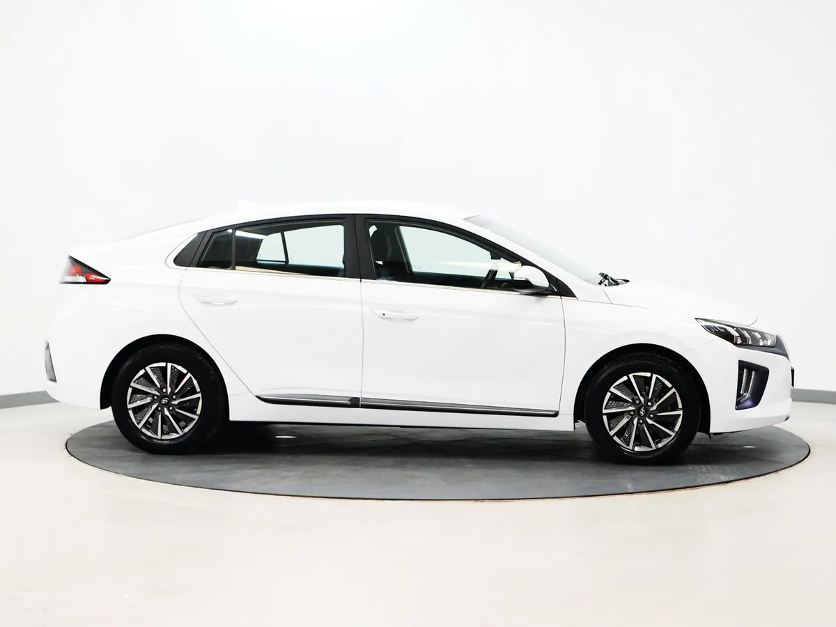 *111* 2022 Hyundai IONIQ premium ev - Image 3