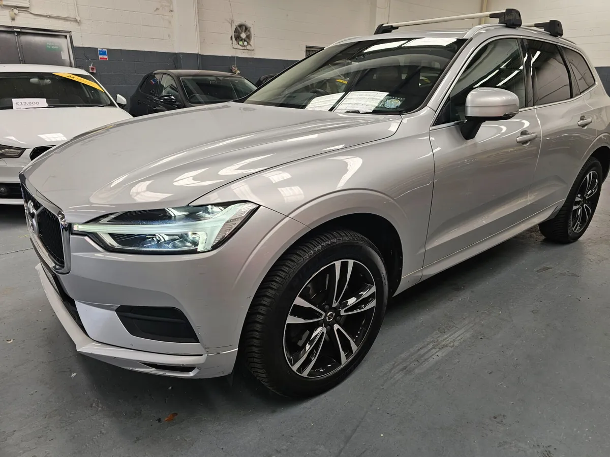 Volvo XC60 2018 Momentum Very Low Mileage - Image 3