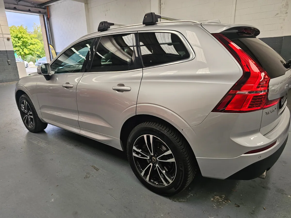 Volvo XC60 2018 Momentum Very Low Mileage - Image 4