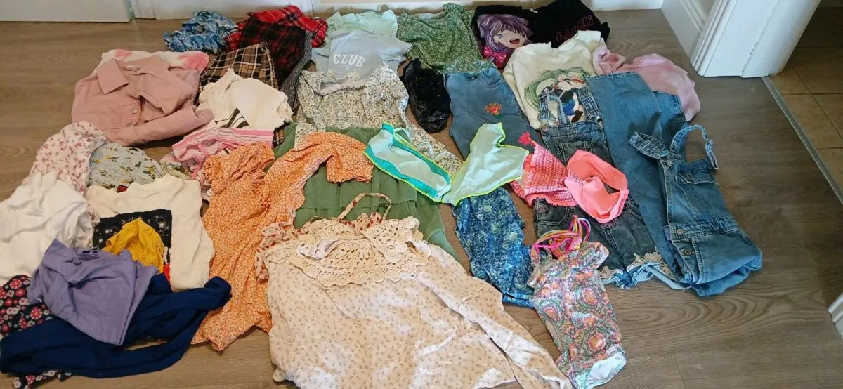 Girls bundle clothing - Image 1