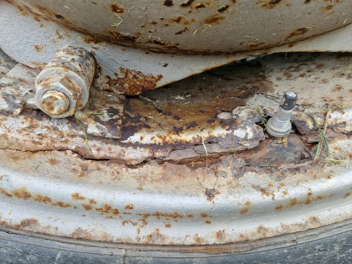 Tractor Wheels - Image 4