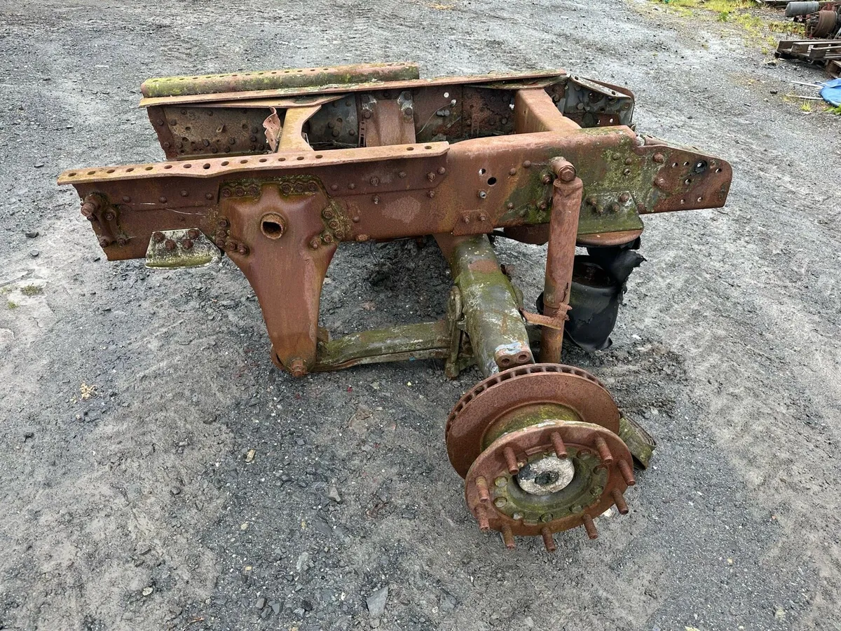 SCANIA SINGLE WHEEL TAG AXLE + PTO TANKS - Image 1