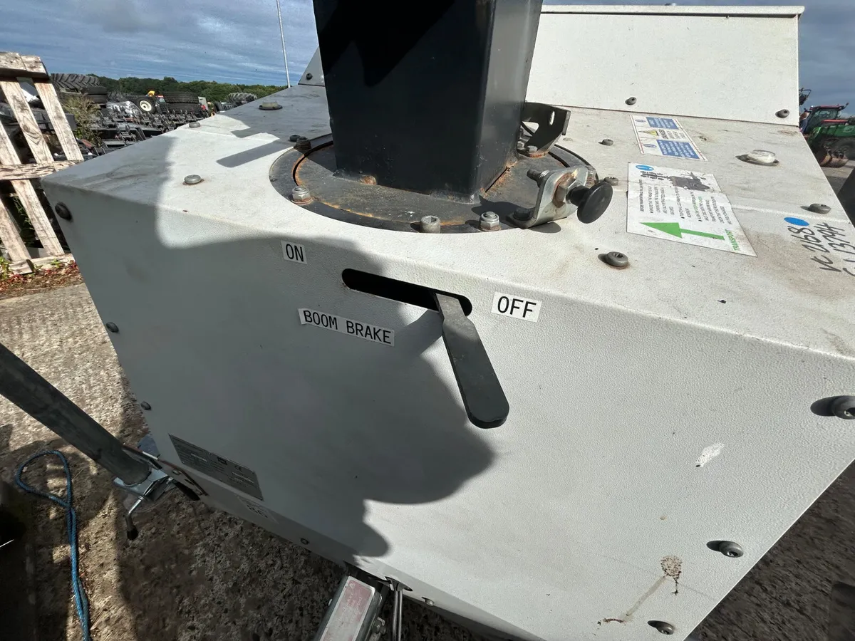 2017 SMC Lighting tower - Image 2