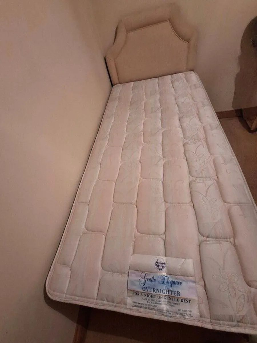 Single/Double divan beds for friends or siblings - Image 3