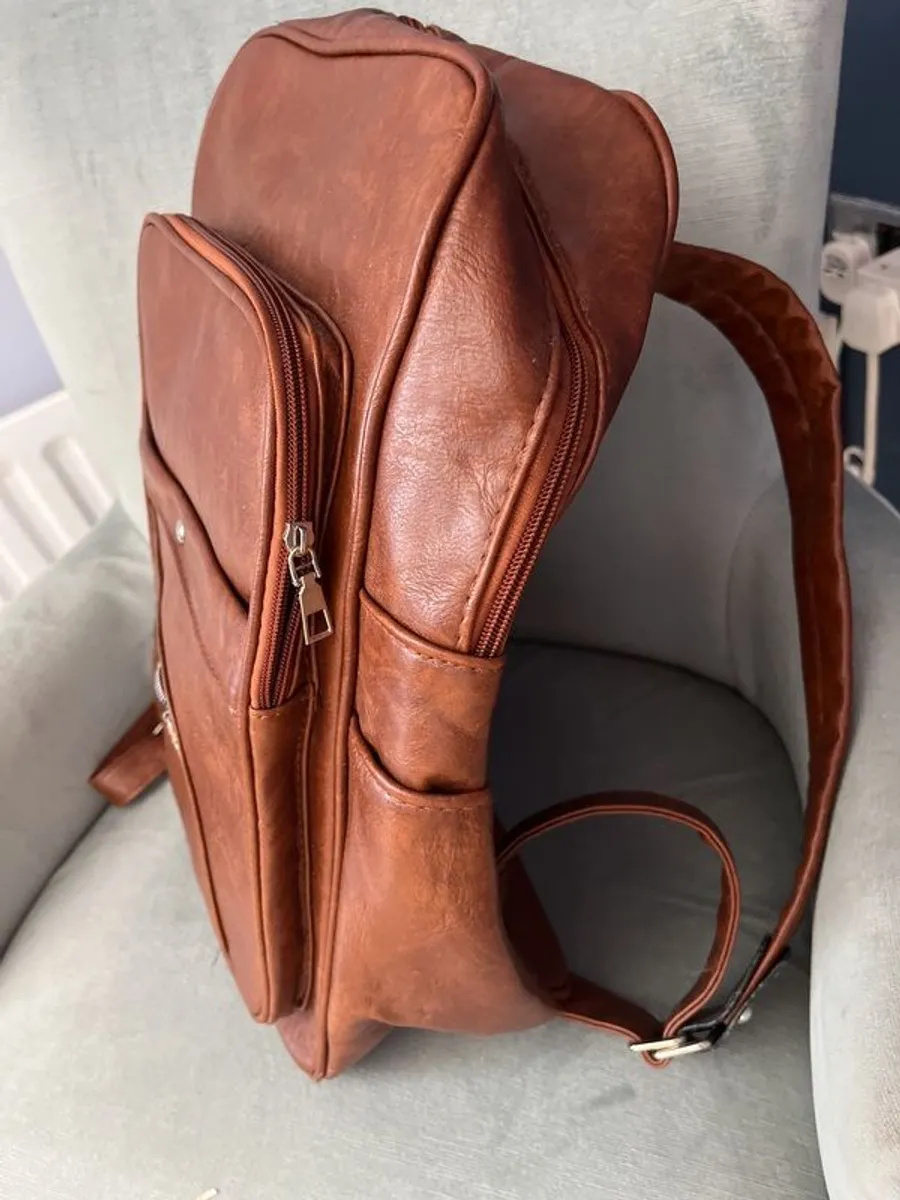 Beautiful Tan leather haversack/Laptop Bag - Image 2