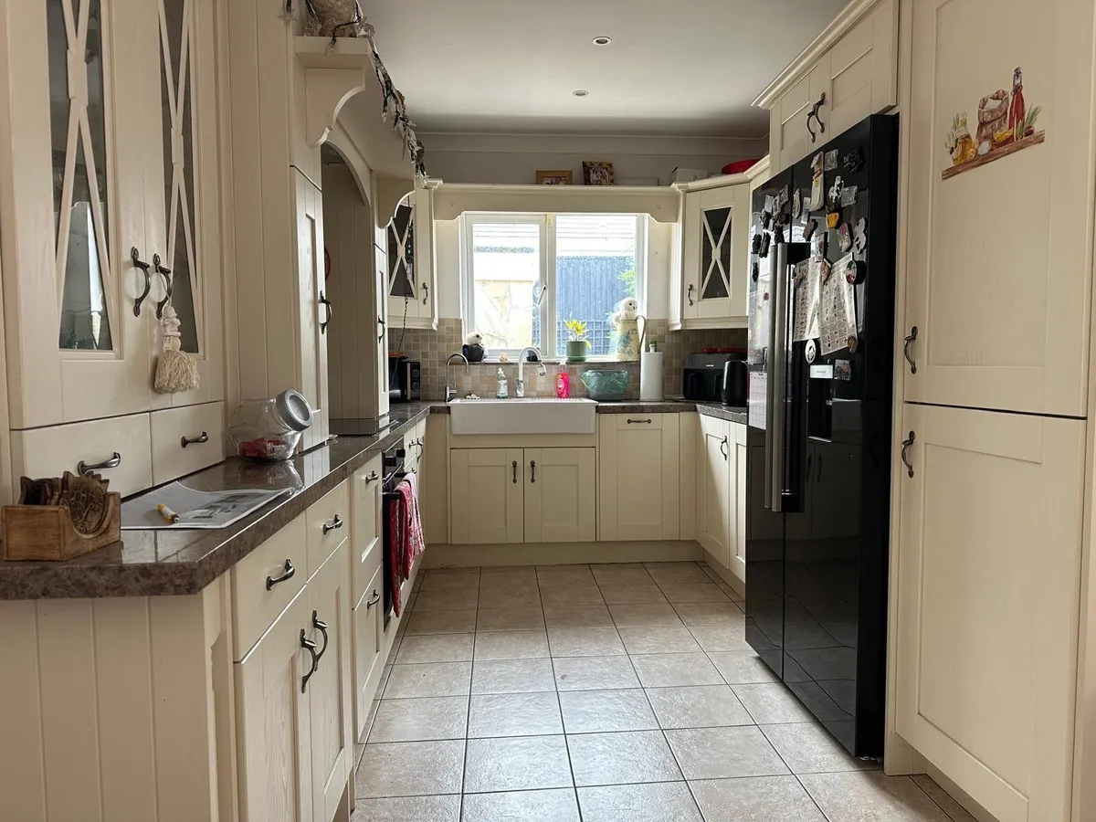 Kitchen units solid oak painted - Image 2