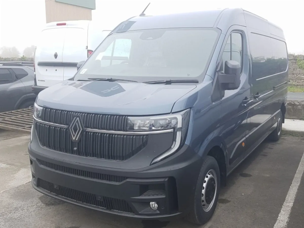 Renault Master 170BHP Extra EX VAT Price Displayed - Image 2