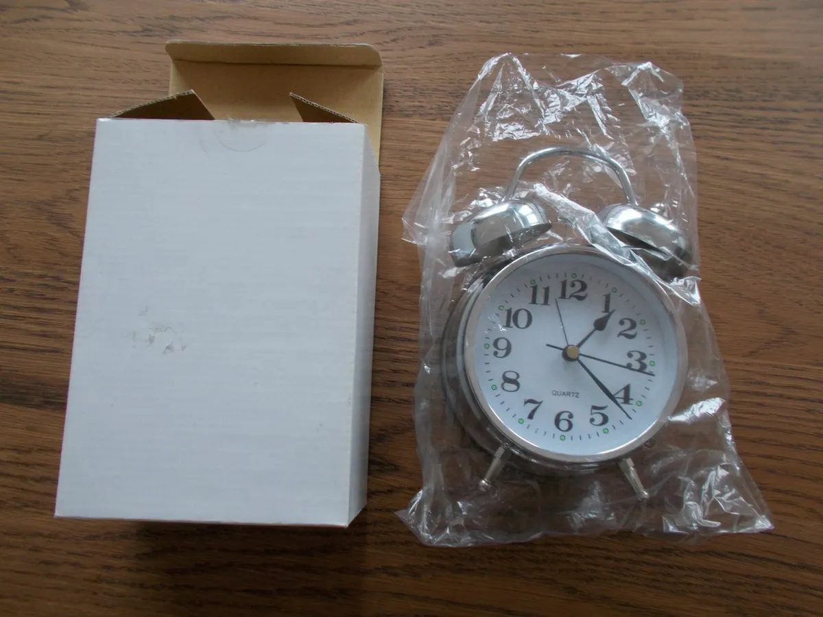 Vintage Retro Chrome Twin Bells Alarm Clock - Image 3
