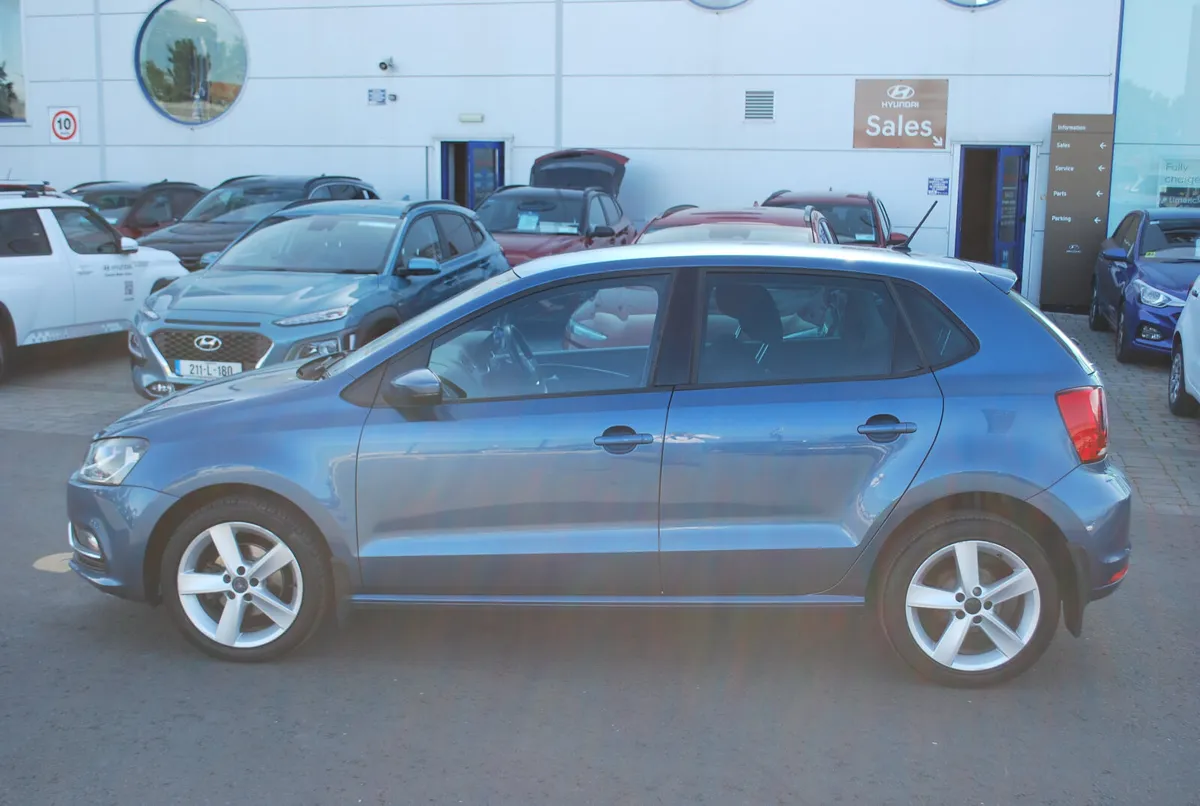 Volkswagen Polo 2015 - Image 2