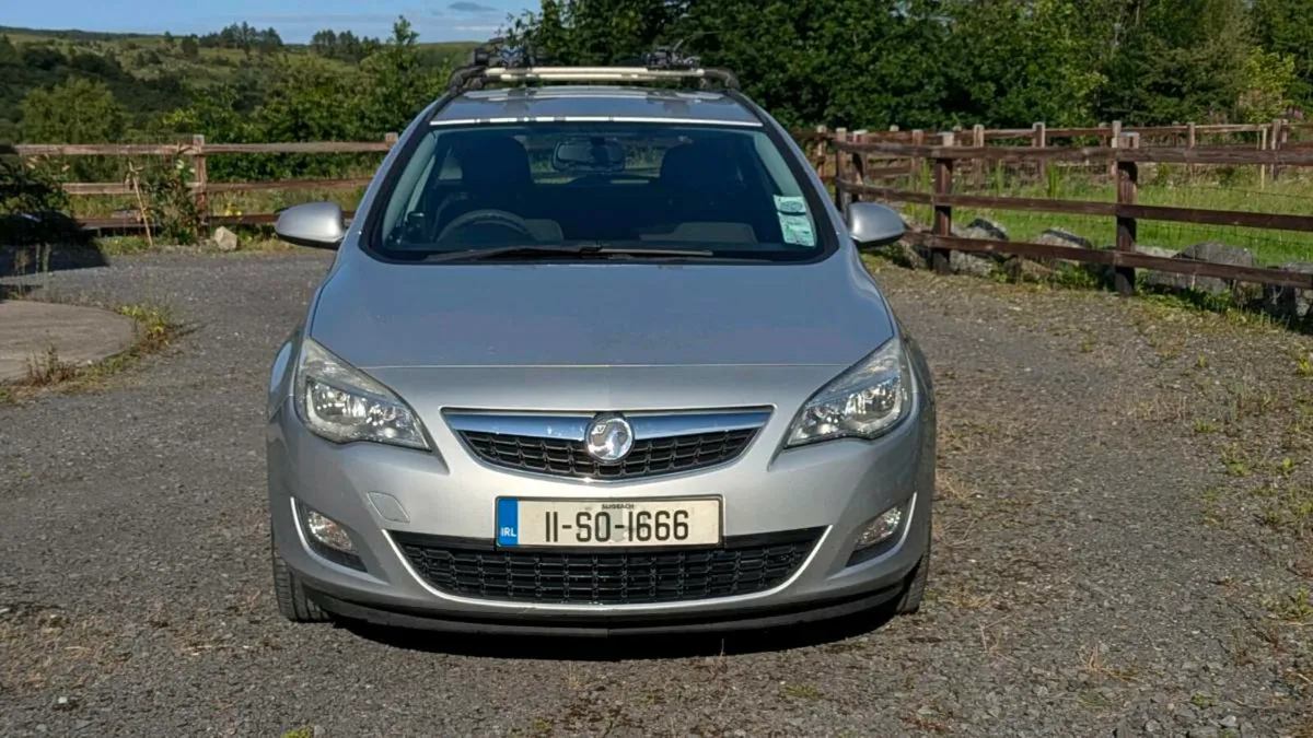 Vauxhall Astra Tourer - Image 2