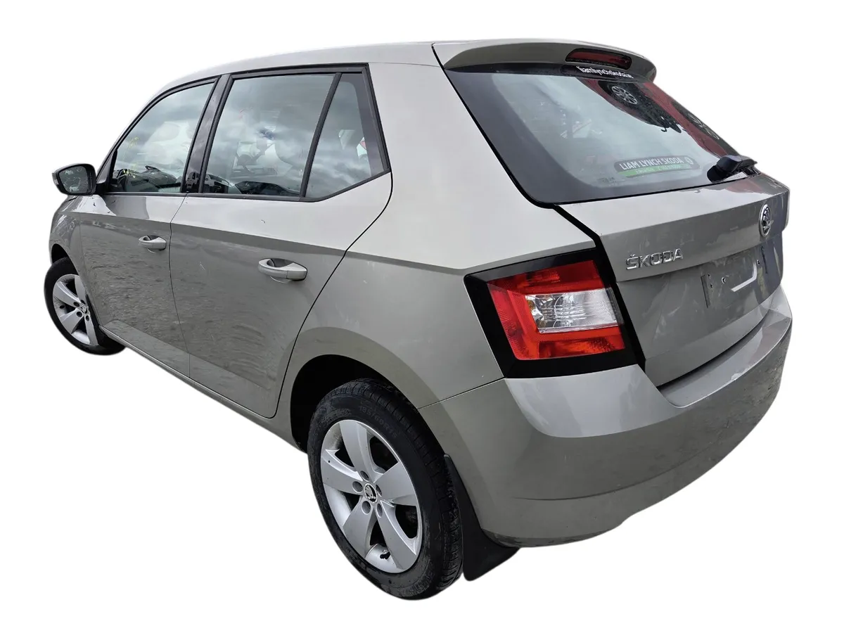 2015 SKODA FABIA Breaking/Dismantling - Image 4