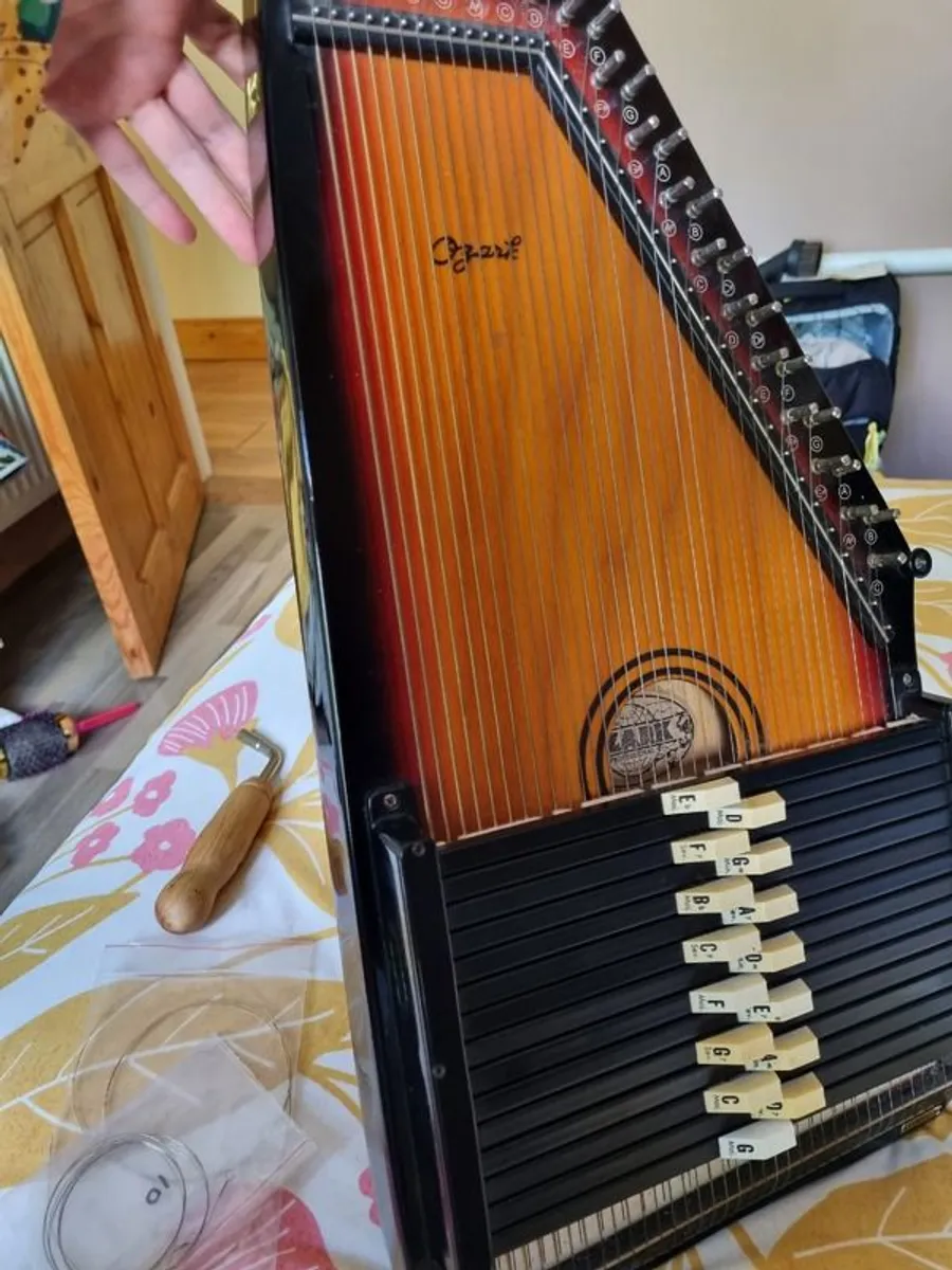 Ozark 2213 15 bar 36 string autoharp - Image 4