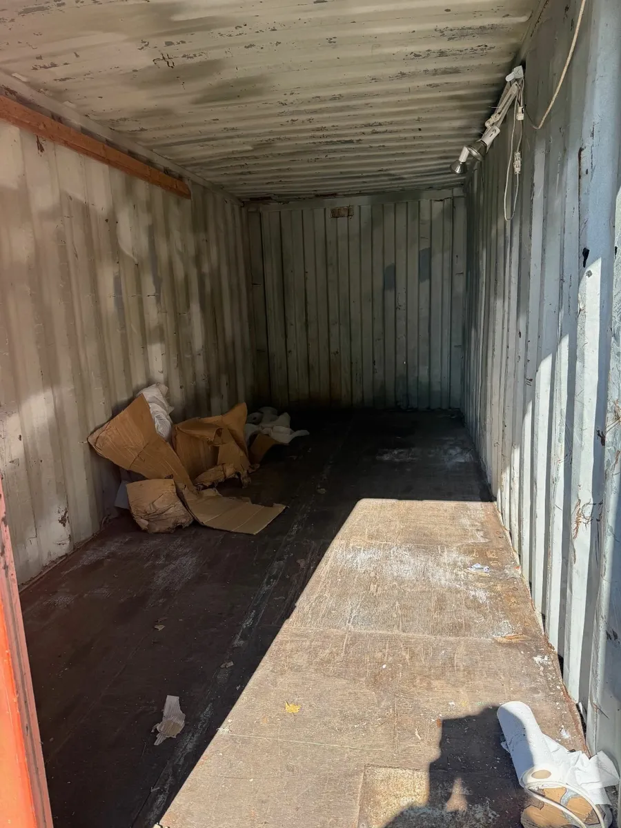 Shipping containers - Image 2