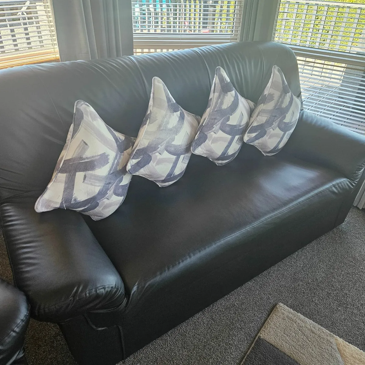 Couches - Image 2