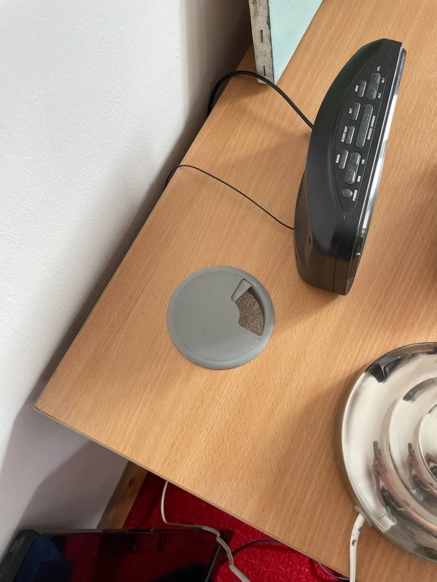 Desk - Image 3