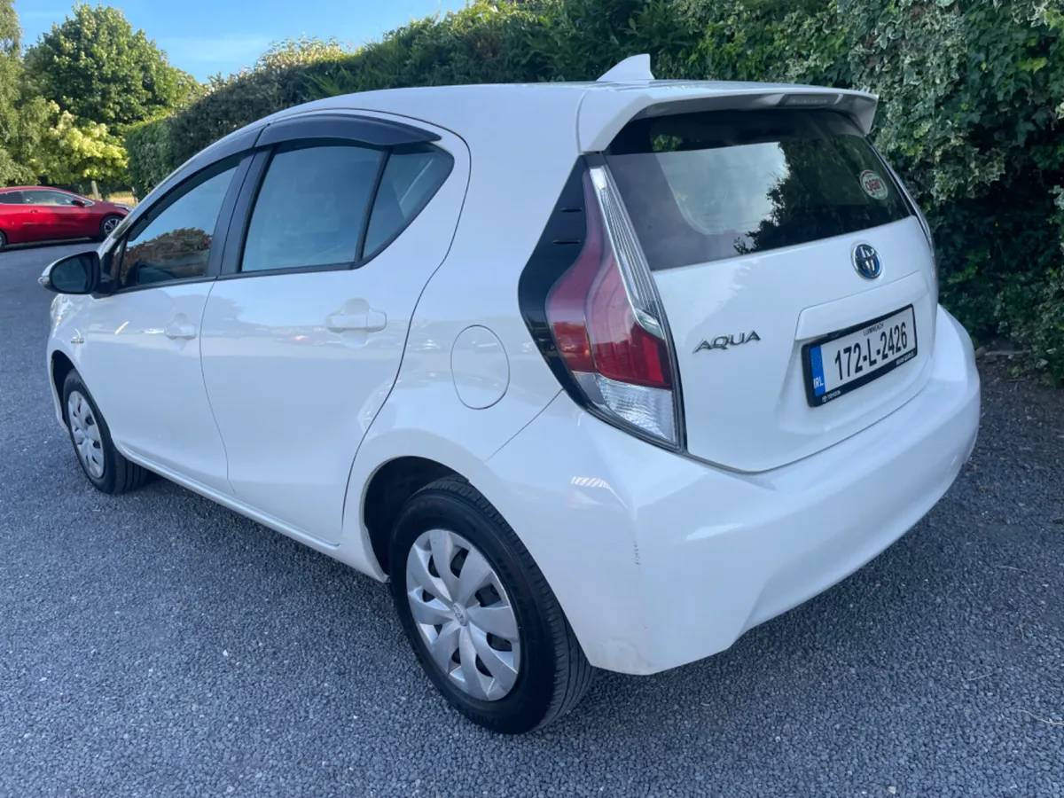 Toyota Aqua 2017 Hybrid - Image 3