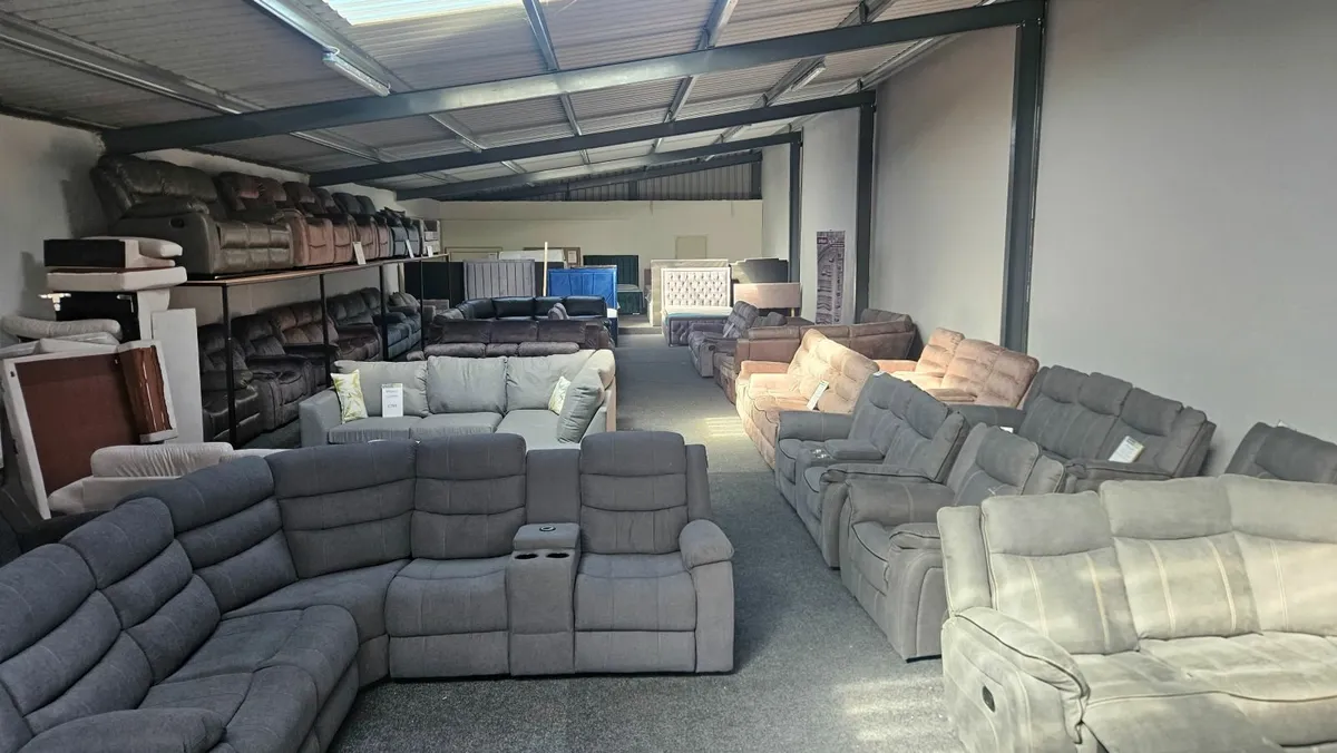 Sofa showroom clearance - Image 4
