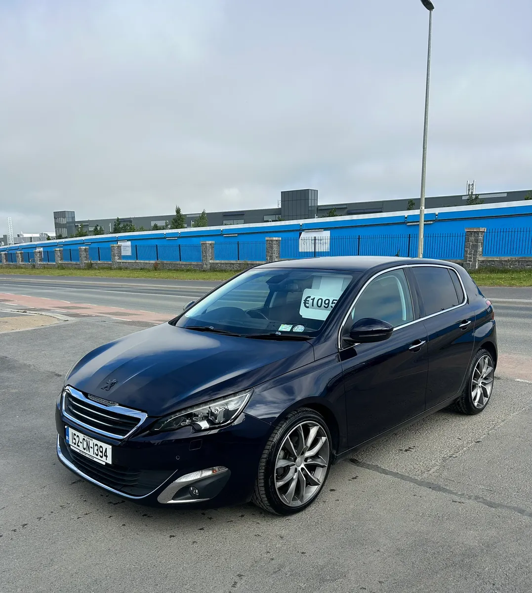 2015 Peugeot 308 1.2 Petrol Auto LOW KMS - Image 1