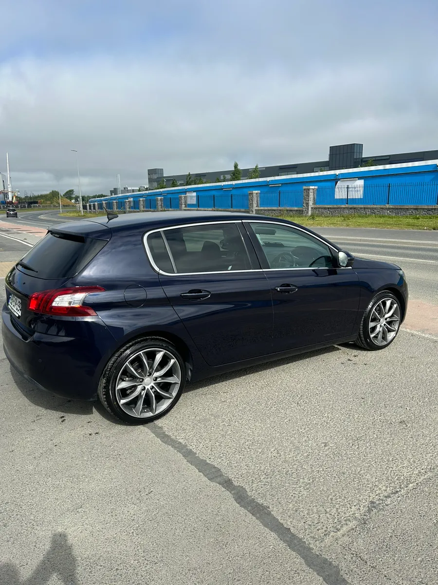 2015 Peugeot 308 1.2 Petrol Auto LOW KMS - Image 4