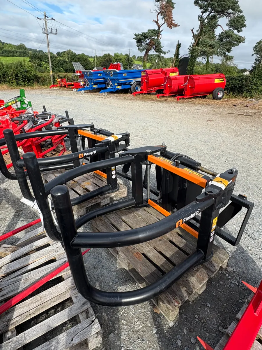 New Quicke Flexigrip Bale Grab - Image 1