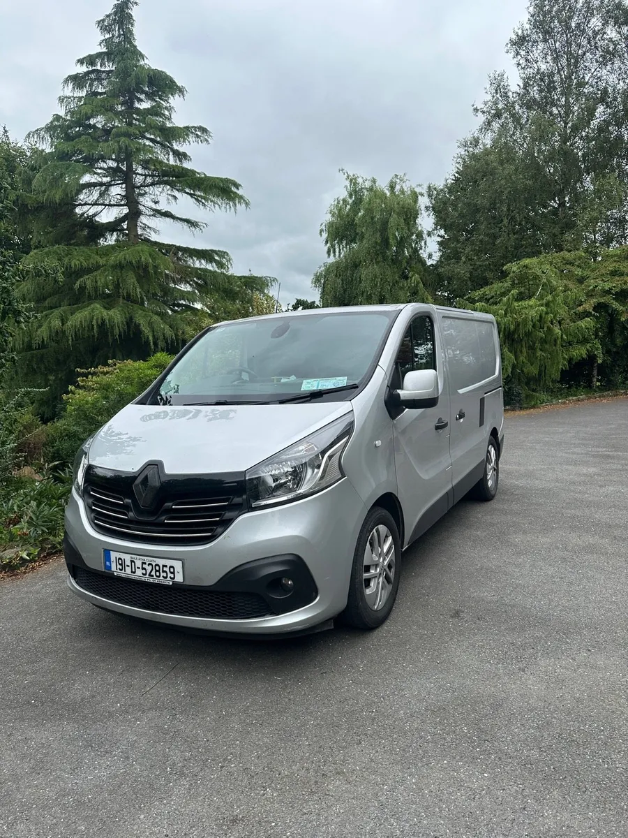 Renault trafic sport SWB *no vat* - Image 1