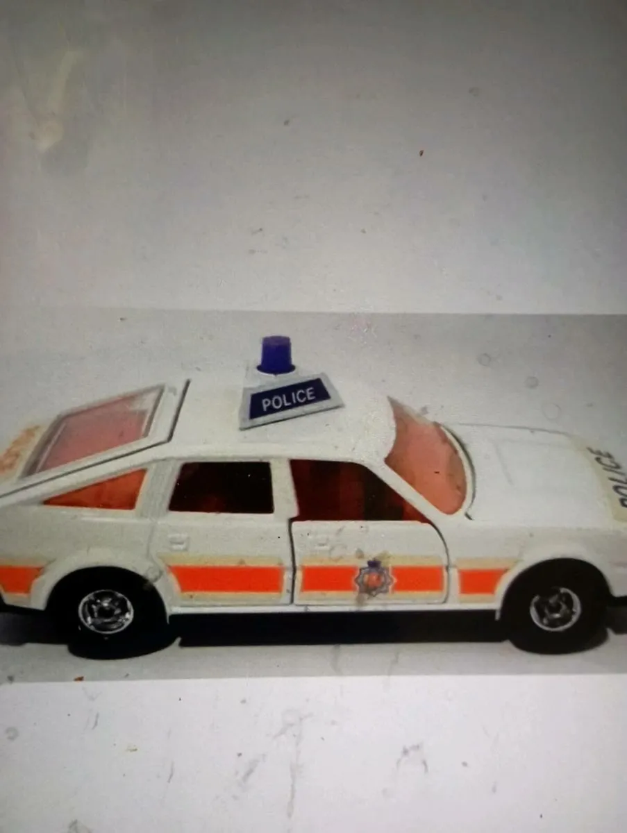 CORGI JUNIOR ROVER 3500 POLICE DIE-CAST MODEL CAR - Image 2