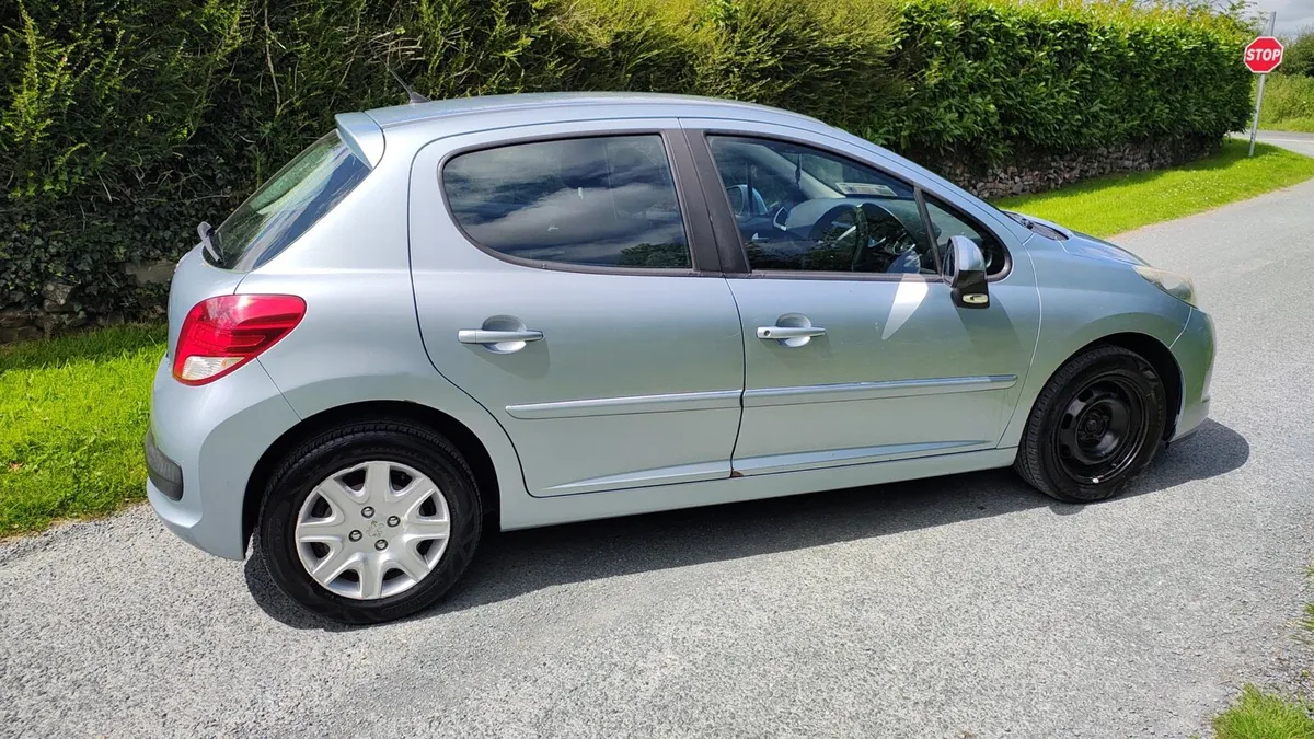 PEUGEOT 207 - Image 3