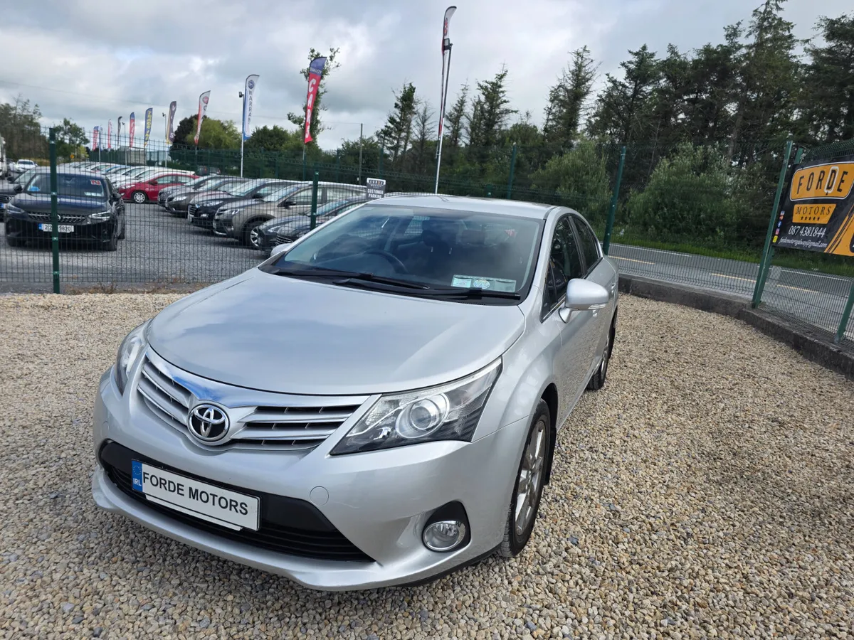 Toyota Avensis 2013 - Image 2