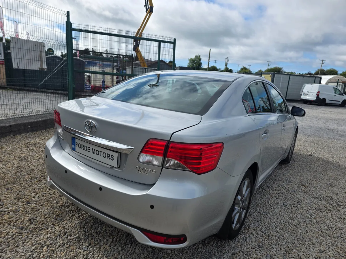 Toyota Avensis 2013 - Image 4
