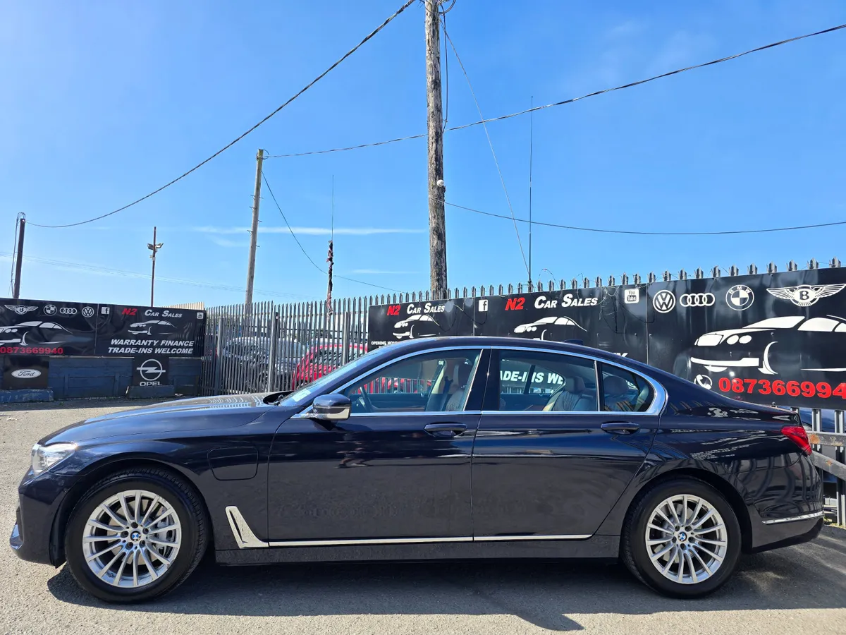 162 BMW 7-Series Plug in Hybrid, LOW MILES, VERY C - Image 4