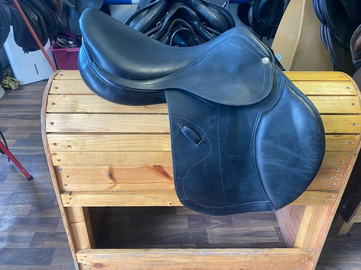 16.5 “ Pessoa black Leather saddle - Image 1