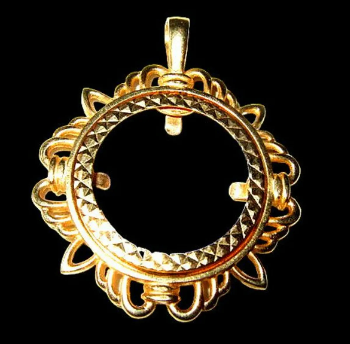 Vintage Hallmarked Gold Half Sovereign Pendant - Image 1