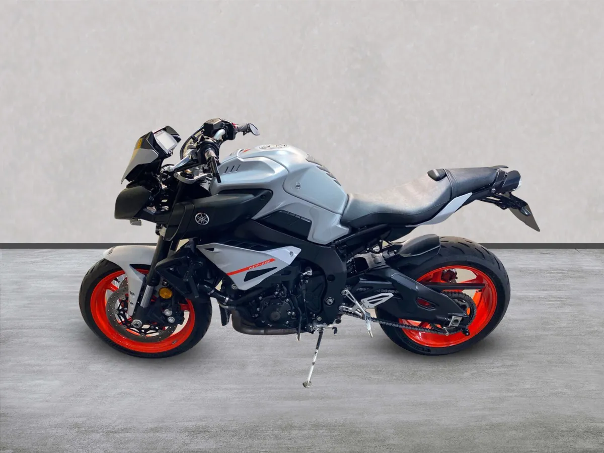 YAMAHA MT -10 with extras, NI Registered - Image 2