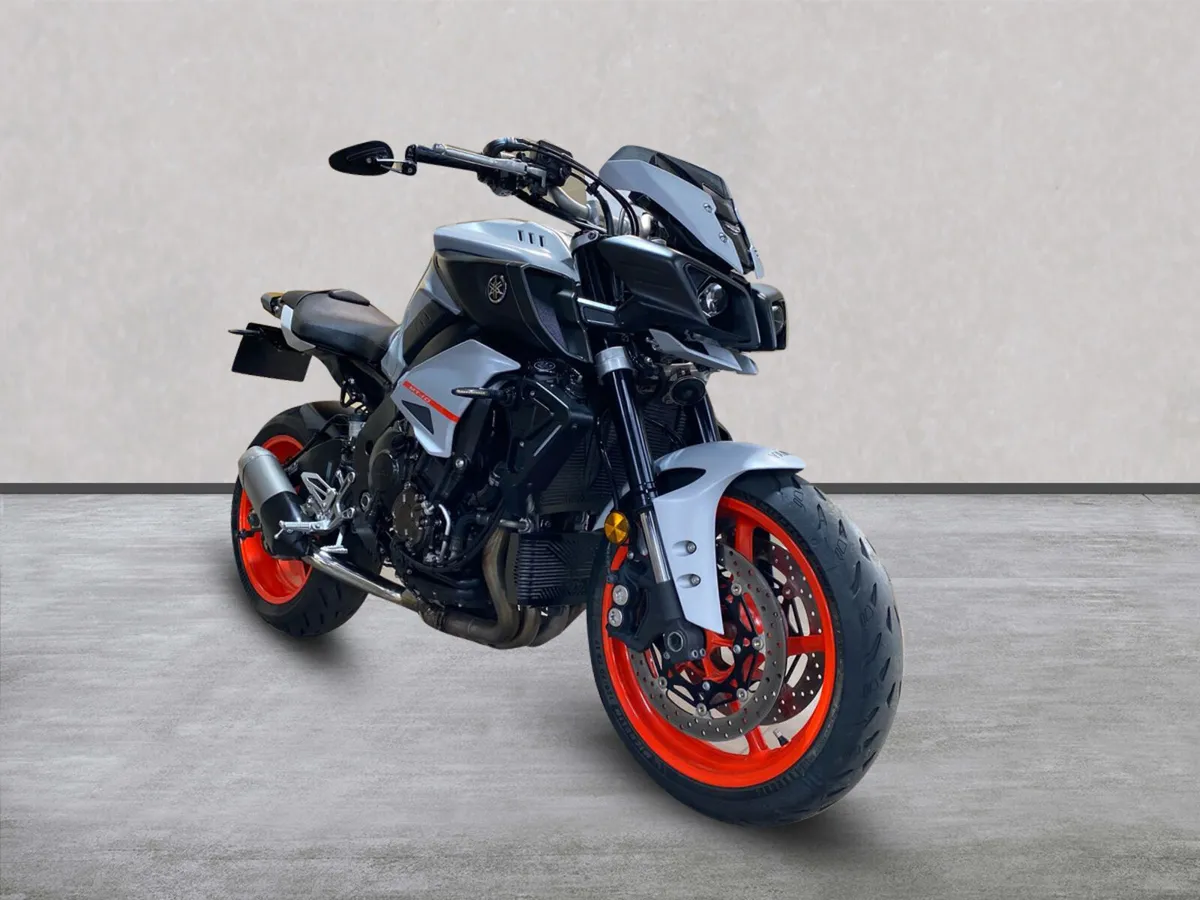 YAMAHA MT -10 with extras, NI Registered - Image 3