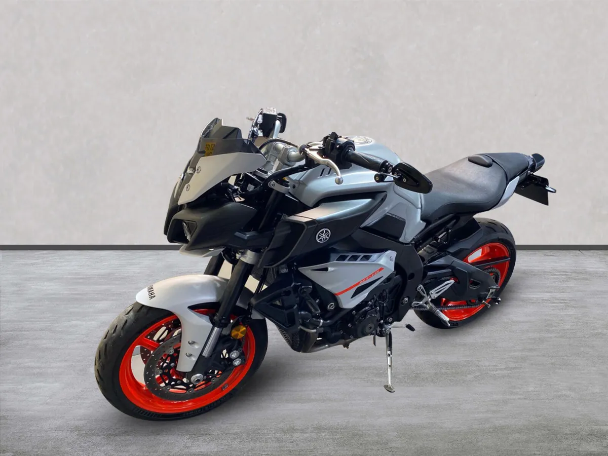 YAMAHA MT -10 with extras, NI Registered - Image 4